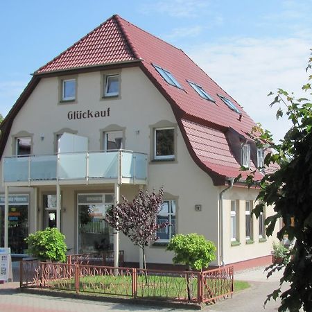 Ferienwohnungen Haus Glueckauf Kölpinsee 外观 照片